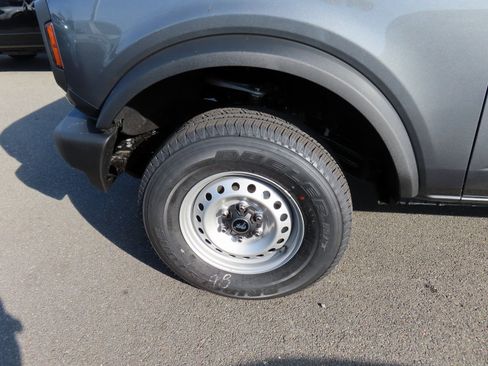 New 2025 Ford Bronco 4-Door image 8