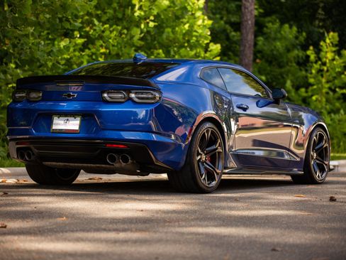 Used 2023 Chevrolet Camaro SS RWD image 17