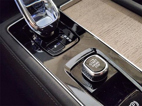 Used 2025 Volvo XC90 B5 Plus image 20