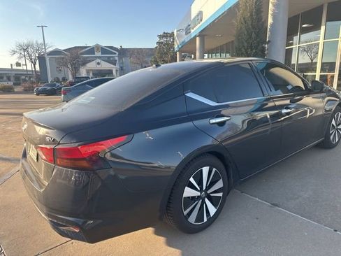 Used 2019 Nissan Altima 2.5 SV image 4