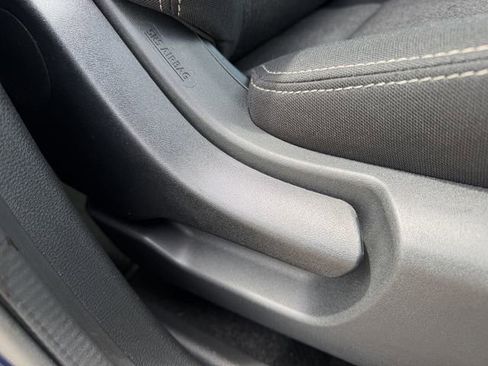 Used 2025 Nissan Rogue SV FWD image 27