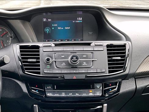 Used 2017 Honda Accord Sport Special Edition image 6