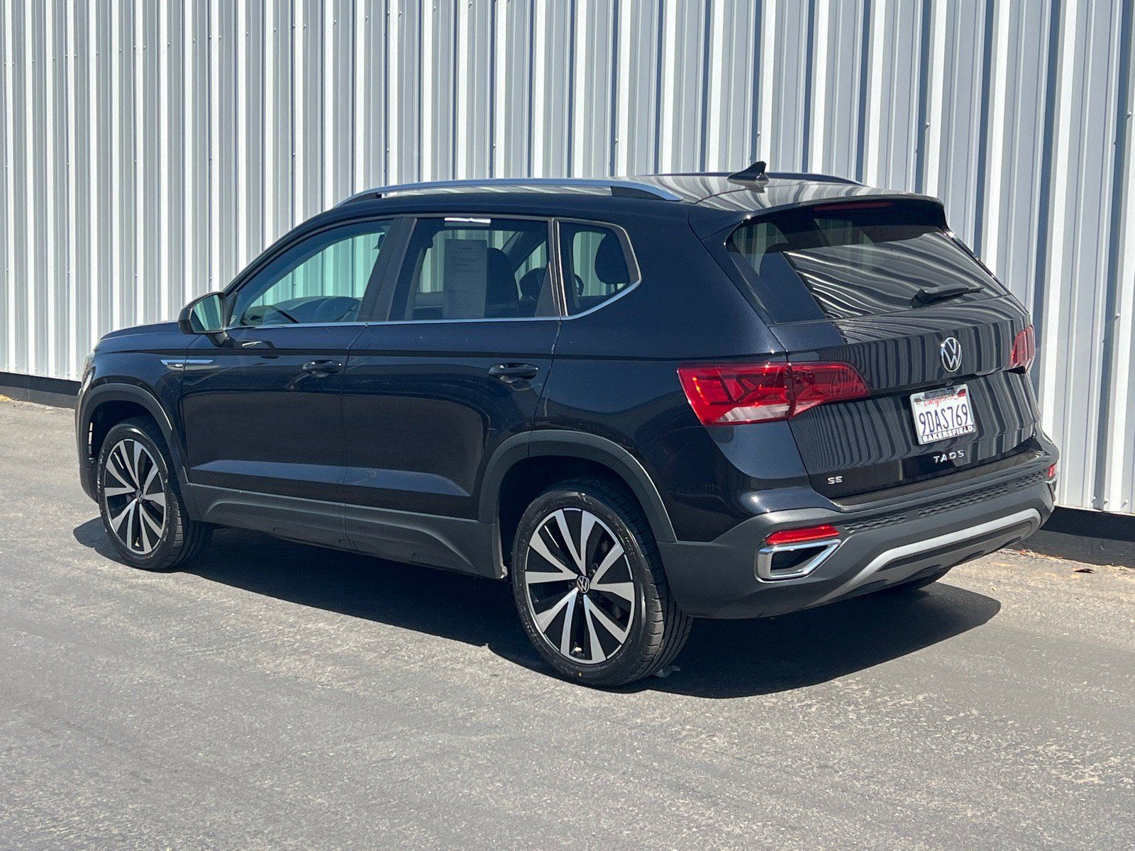 Used 2022 Volkswagen Taos SE FWD image 4