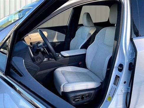 Used 2024 Lexus RX 450h AWD w/ Luxury Package image 15