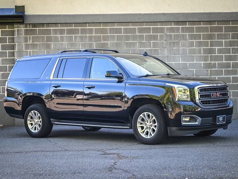 Used 2019 GMC Yukon XL SLT AWD/4WD image 2