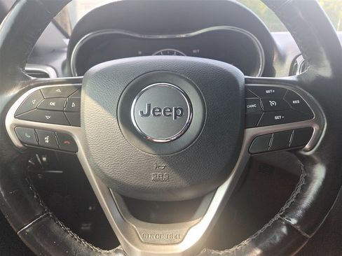 Used 2021 Jeep Grand Cherokee Laredo X AWD/4WD image 16