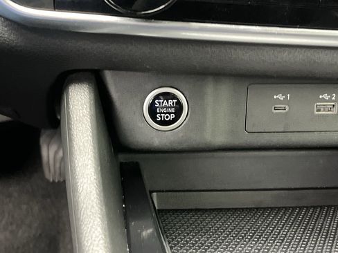 Used 2023 Nissan Rogue S image 18