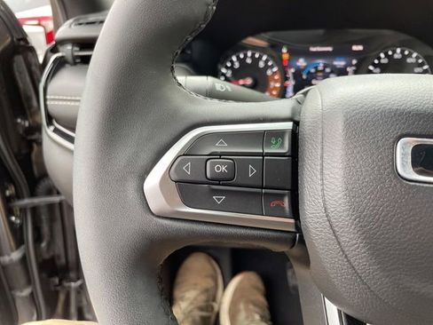 Used 2023 Jeep Compass Latitude w/ Convenience Group AWD/4WD image 19