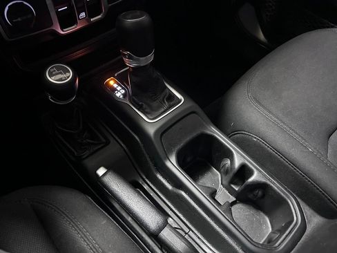 Used 2022 Jeep Wrangler Unlimited Sport AWD/4WD image 15