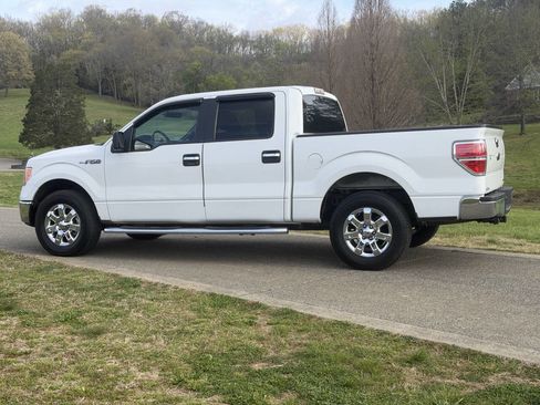 Used 2011 Ford F150 XLT w/ XLT Chrome Pkg image 2