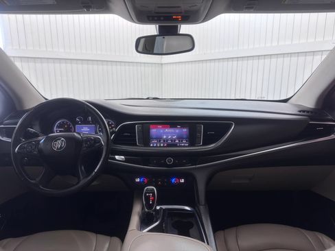 Used 2020 Buick Enclave Essence FWD image 18