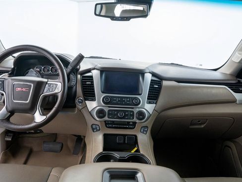 Used 2018 GMC Yukon SLT w/ Premium Edition AWD/4WD image 16