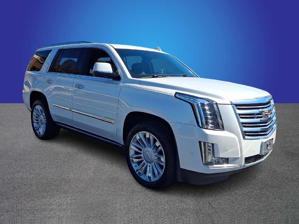 Used 2020 Cadillac Escalade Platinum RWD image 3