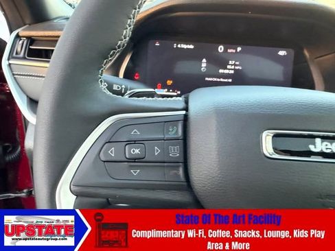 New 2025 Jeep Grand Cherokee Altitude image 22