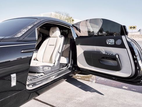 Used 2015 Rolls-Royce Wraith image 28