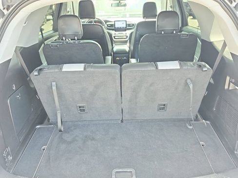 Certified 2021 Ford Explorer XLT w/ Equipment Group 202A RWD image 8