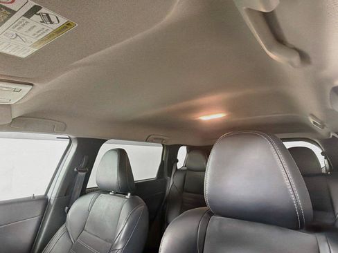 Used 2024 Mitsubishi Outlander SE AWD/4WD image 5