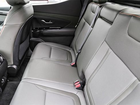 Certified 2024 Hyundai Santa Cruz Limited image 17