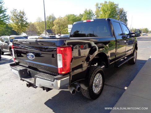 Used 2018 Ford F350 XLT w/ XLT Value Package AWD/4WD image 3