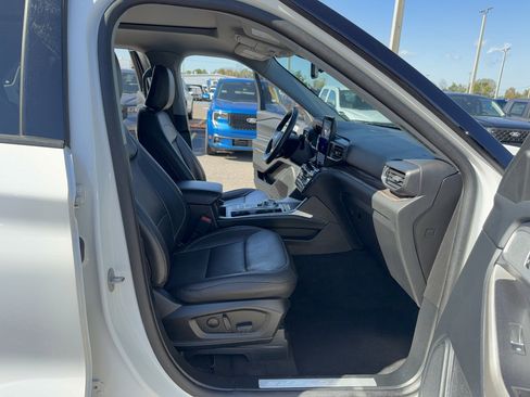 Certified 2022 Ford Explorer Limited w/ Limited Technology Package RWD image 14