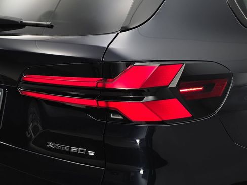 New 2026 BMW X5 xDrive50e w/ Executive Package image 33