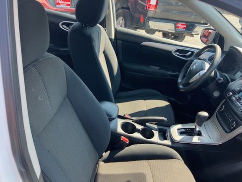Used 2015 Nissan Sentra S image 10
