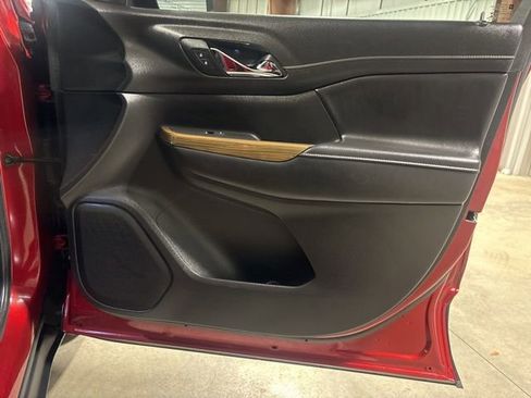 Used 2021 GMC Acadia SLE w/ Driver Convenience Package image 5