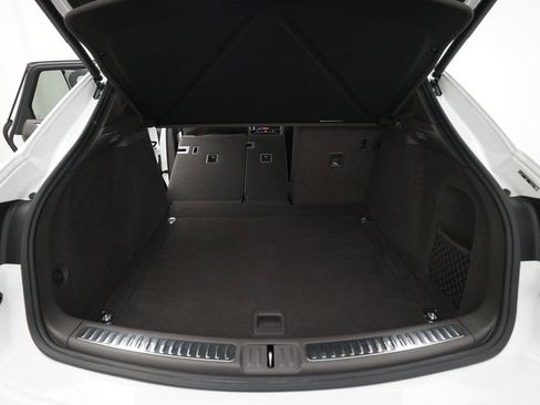 Certified 2023 Porsche Macan image 31