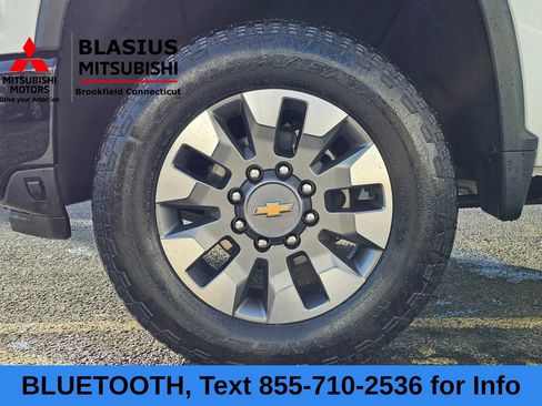 Used 2024 Chevrolet Silverado 2500 Custom w/ Custom Value Package image 8