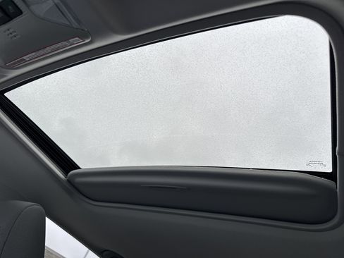 New 2025 Toyota RAV4 XLE image 31