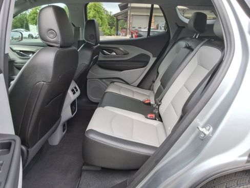 Certified 2024 GMC Terrain SLT w/ Infotainment Package II AWD/4WD image 18