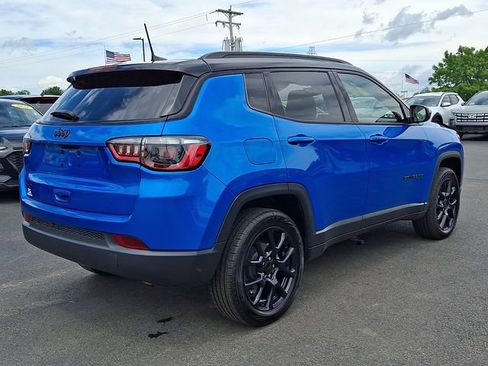 Used 2023 Jeep Compass Latitude w/ Sun and Sound Group AWD/4WD image 6