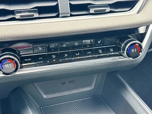 New 2026 Chevrolet Equinox LT w/ Convenience Package II image 17