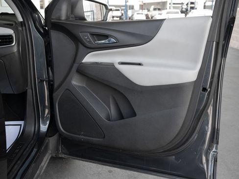 Used 2022 Chevrolet Equinox LS FWD image 39