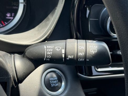 Used 2021 Toyota Highlander L FWD image 21