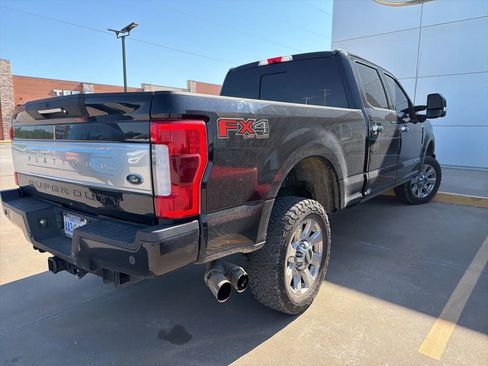 Used 2019 Ford F250 Platinum w/ Platinum Ultimate Package AWD/4WD image 2