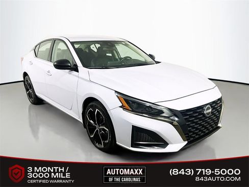 Used 2025 Nissan Altima 2.5 SR AWD/4WD image 1