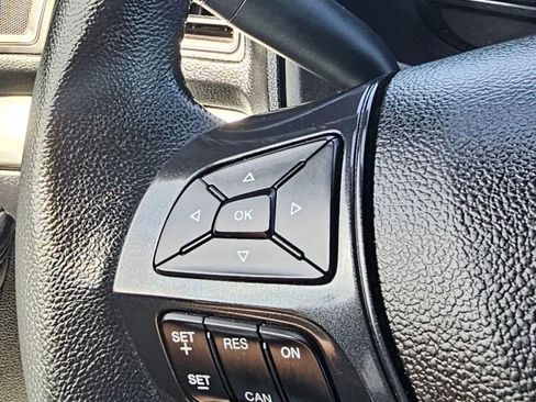 Used 2018 Ford Explorer XLT w/ Equipment Group 202A AWD/4WD image 30