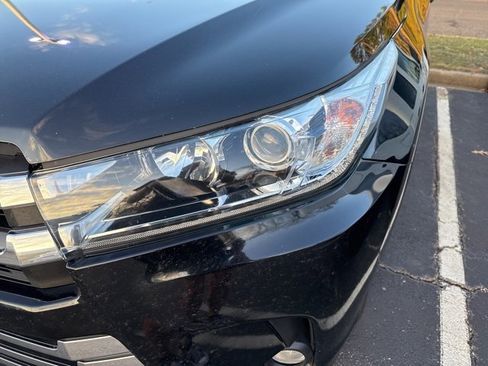 Used 2018 Toyota Highlander Limited image 4