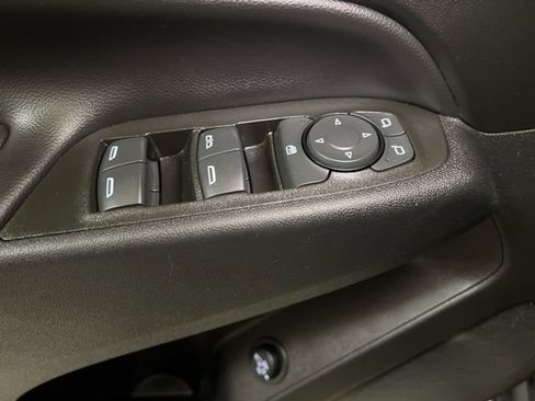 Used 2023 Chevrolet Equinox LT image 46