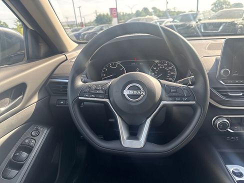 New 2026 Nissan Altima 2.5 SV FWD image 24
