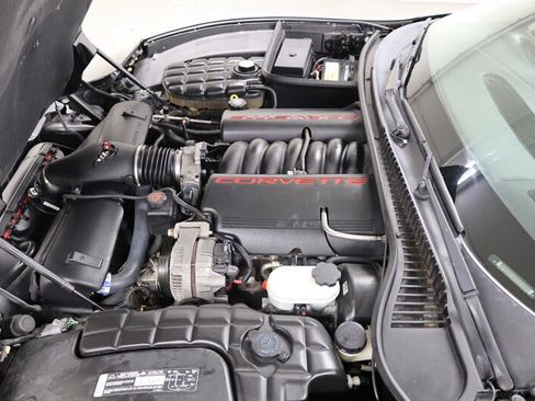 Used 2001 Chevrolet Corvette Convertible w/ Preferred Equipment Group2 RWD image 30