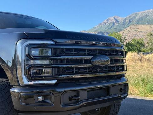 Used 2024 Ford F350 Platinum w/ Tremor Off-Road Package AWD/4WD image 15