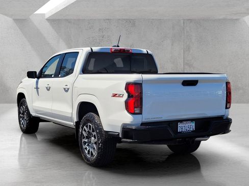 Used 2025 Chevrolet Colorado Z71 w/ Technology Package AWD/4WD image 6