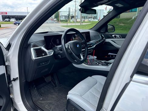 Used 2025 BMW X5 xDrive40i AWD/4WD image 12