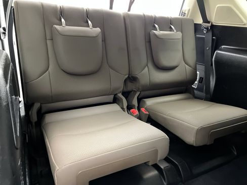 Used 2022 Lexus GX 460 Premium w/ Accessory Package AWD/4WD image 36