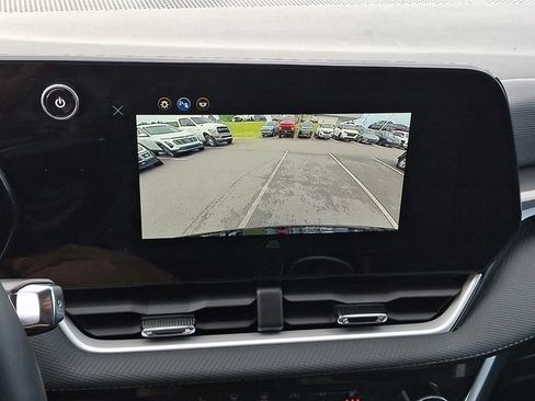 Used 2025 Chevrolet Equinox LT AWD/4WD image 18