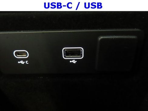 Used 2024 Jaguar F-PACE R-Dynamic S image 30