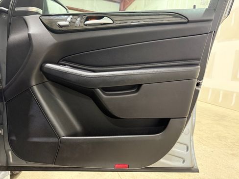 Used 2016 Mercedes-Benz GLE 350 4MATIC w/ Premium Package image 32