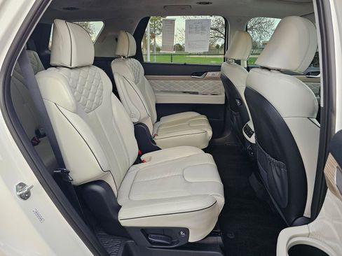 Used 2022 Hyundai Palisade Calligraphy image 12